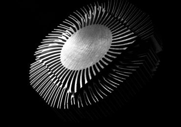 Kryptokaloryfer 2.0: Jak zamienić koparkę lub staker-node w źródło ciepła i policzyć prawdziwy ROI (polskie realia 2025)