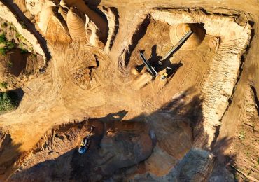 Suszarnie zboża ogrzewane ciepłem z koparek BTC: podwójny zysk (hashrate + energia) dla polskich gospodarstw